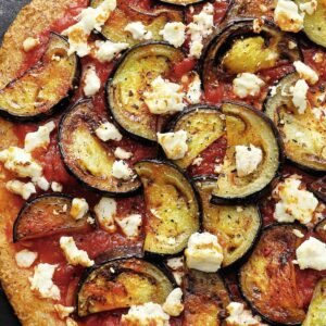130115 pizza mit auberginen harissa und feta 0.jpg