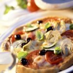 pizza mit artischocken und oliven 54767.jpg
